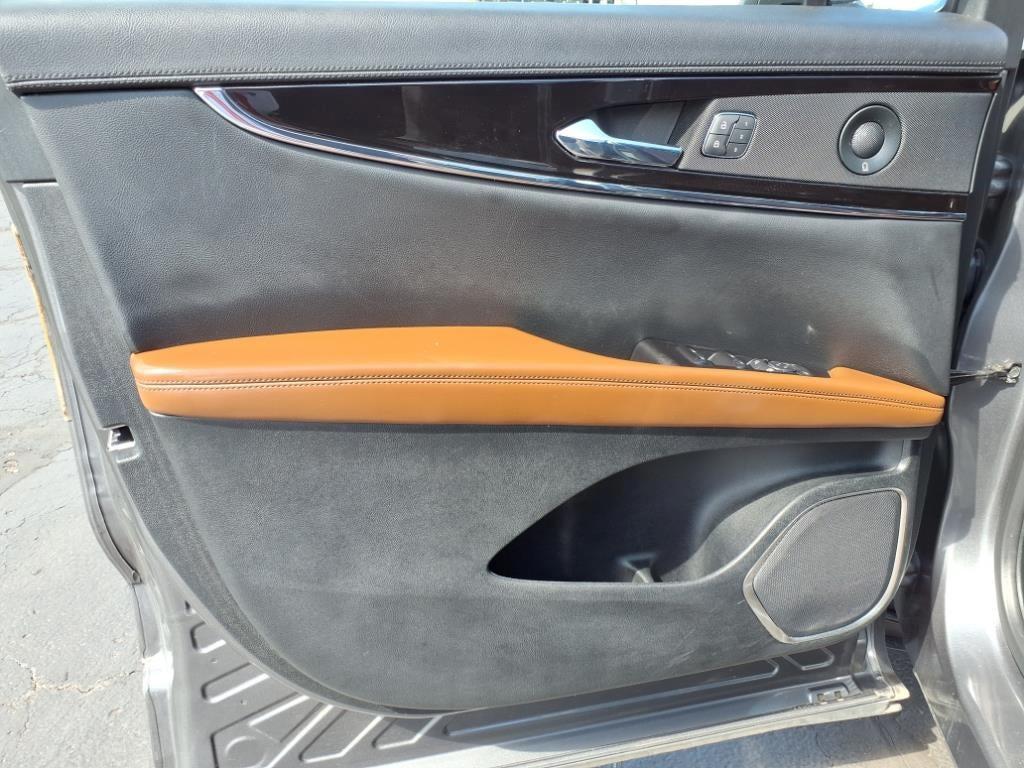 used 2022 Lincoln Nautilus car, priced at $36,995