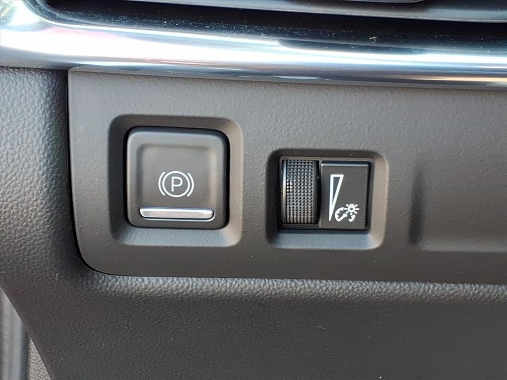 used 2023 Cadillac XT4 car, priced at $28,495