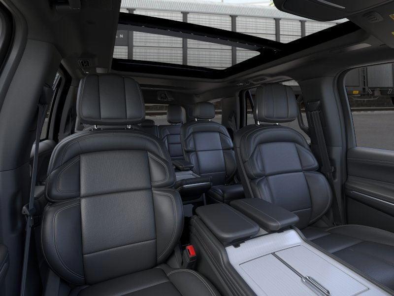new 2025 Lincoln Navigator car, priced at $100,420