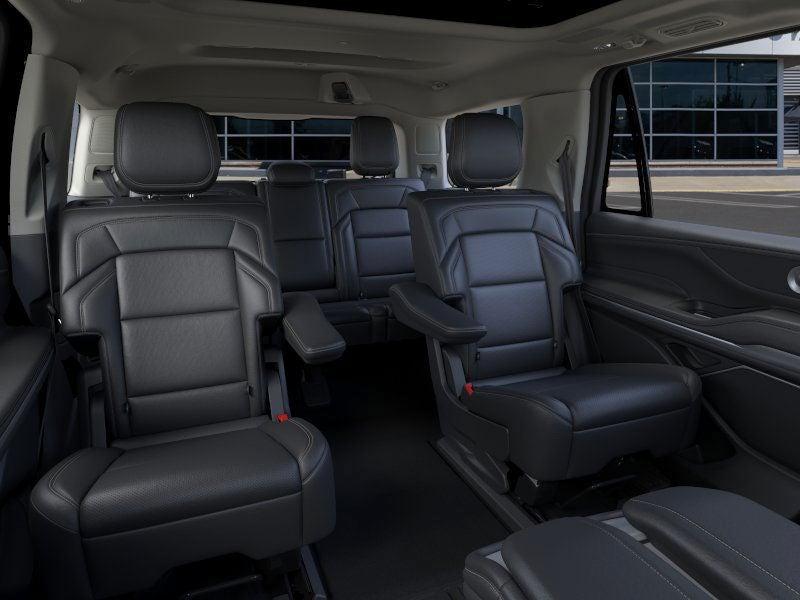 new 2025 Lincoln Navigator car, priced at $94,293