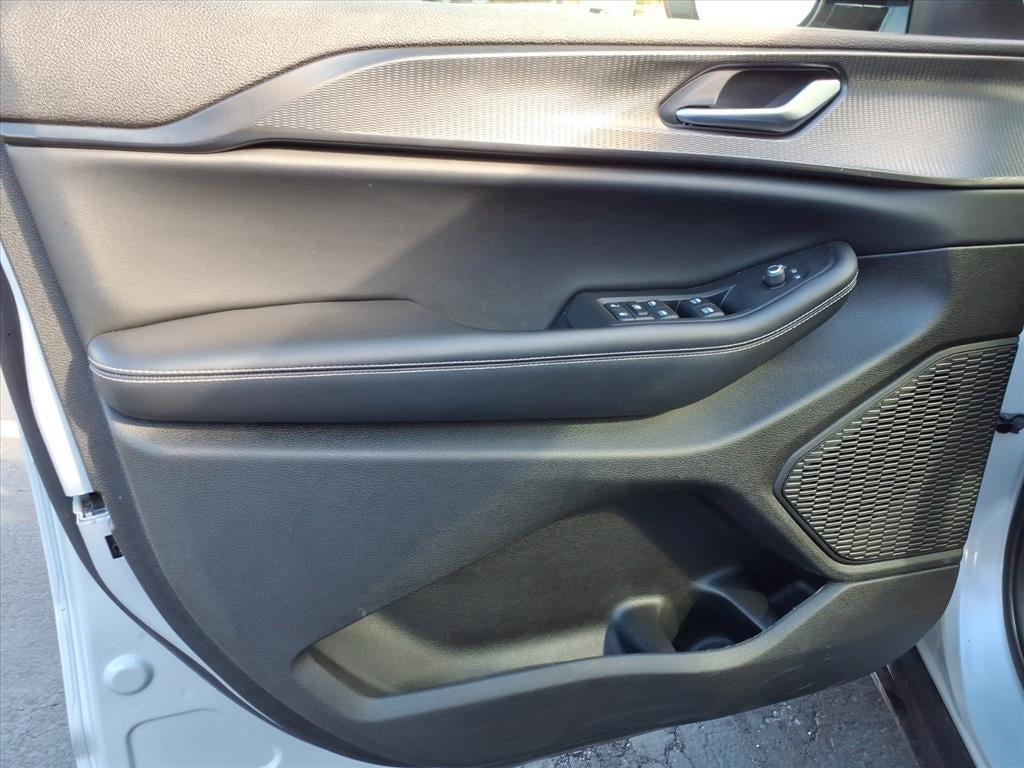 used 2023 Jeep Grand Cherokee car, priced at $34,995