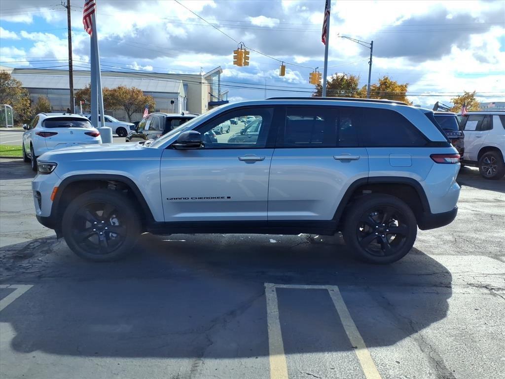 used 2023 Jeep Grand Cherokee car, priced at $34,995