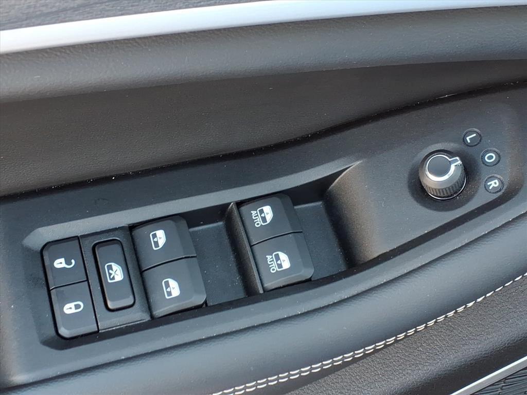 used 2023 Jeep Grand Cherokee car, priced at $34,995