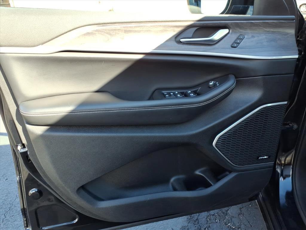 used 2023 Jeep Grand Cherokee car, priced at $34,995