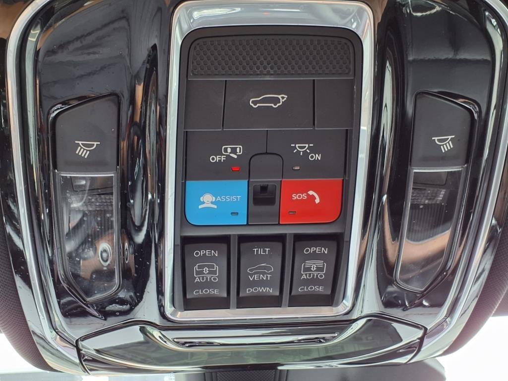 used 2023 Jeep Grand Cherokee car, priced at $40,995