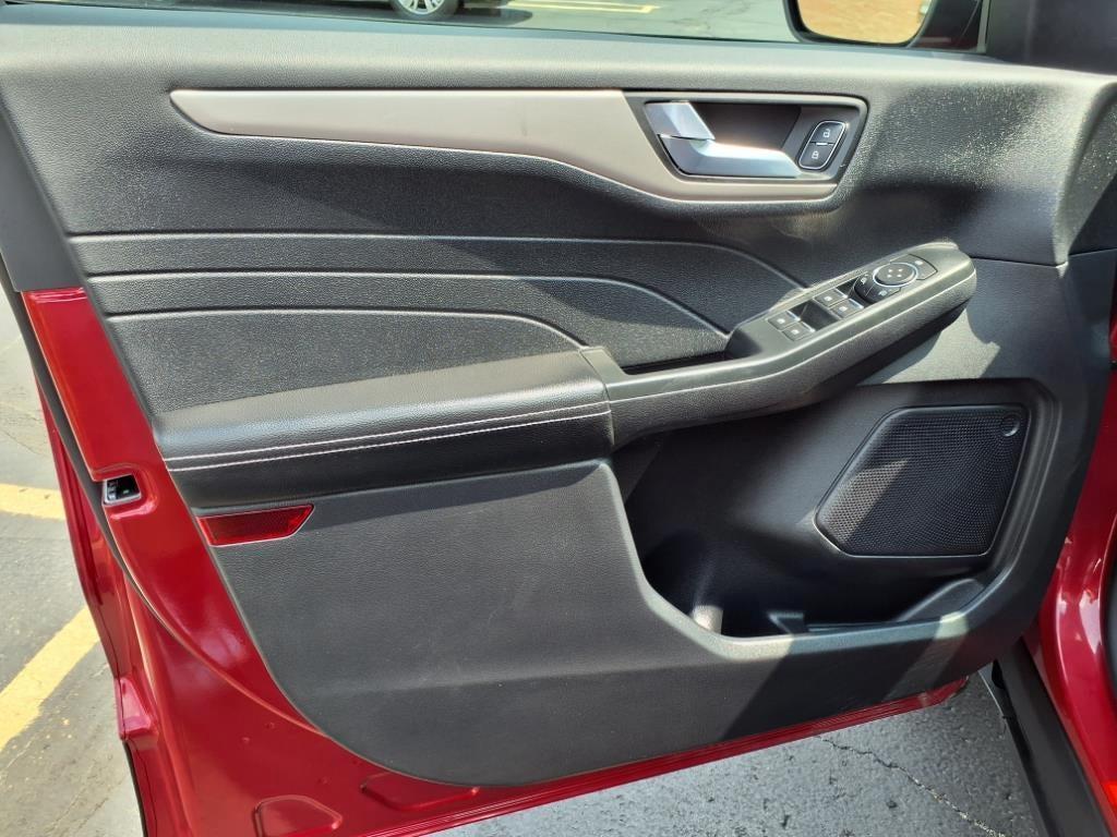 used 2022 Ford Escape car, priced at $23,117