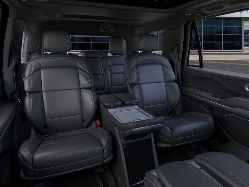 new 2025 Lincoln Navigator car, priced at $99,865