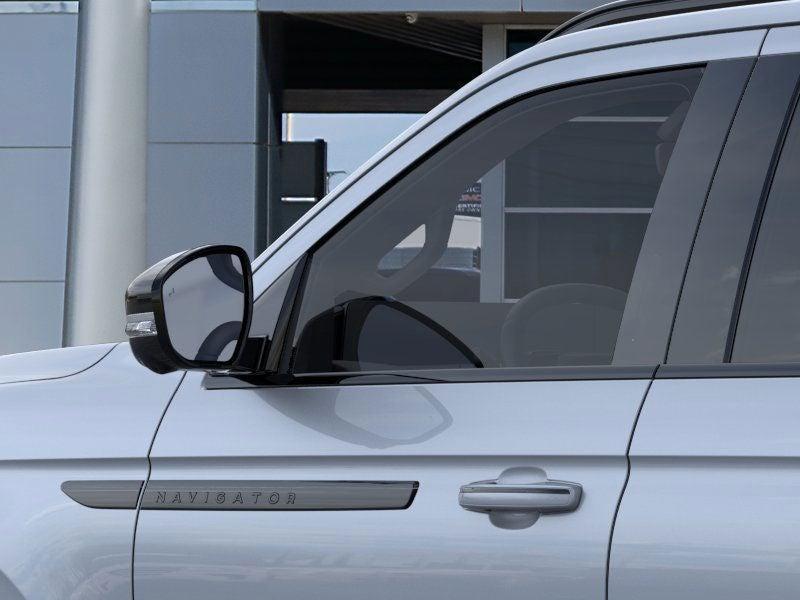 new 2025 Lincoln Navigator car, priced at $99,865
