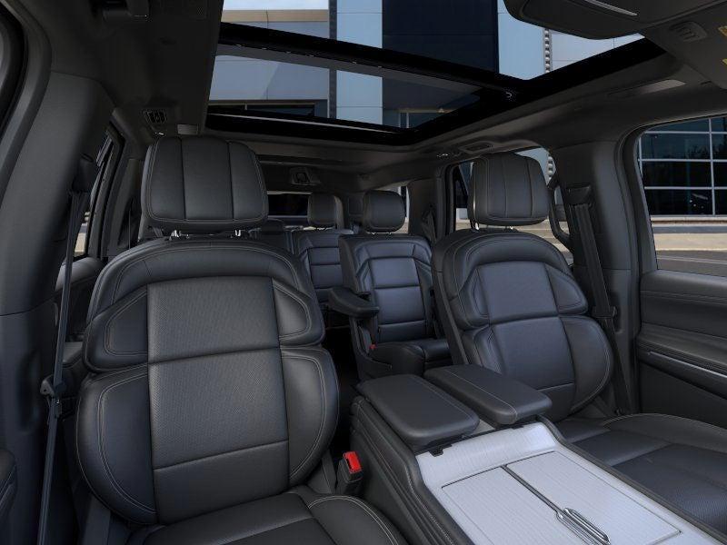 new 2025 Lincoln Navigator car, priced at $97,880