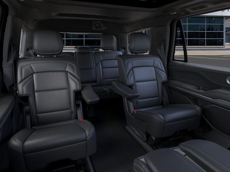 new 2025 Lincoln Navigator car, priced at $97,880