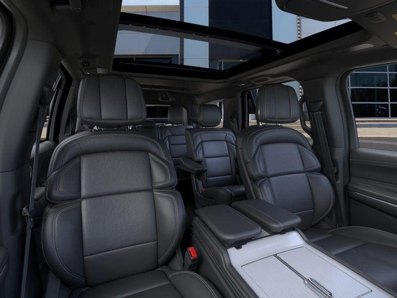 new 2025 Lincoln Navigator car, priced at $97,644