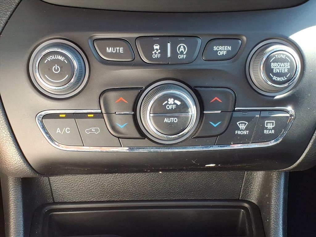 used 2022 Jeep Cherokee car, priced at $26,229