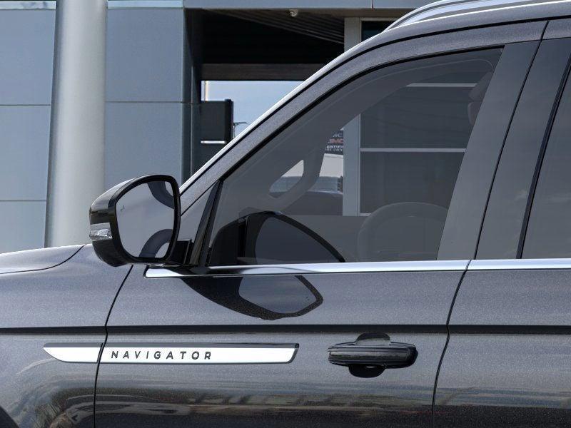 new 2025 Lincoln Navigator car, priced at $93,663