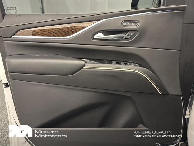 used 2023 Cadillac Escalade ESV car, priced at $78,999