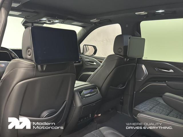 used 2023 Cadillac Escalade ESV car, priced at $78,999