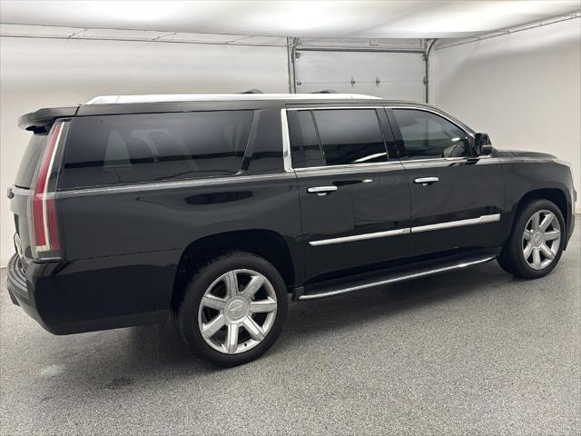 used 2020 Cadillac Escalade ESV car, priced at $34,999