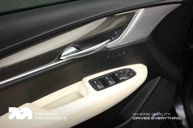 used 2020 Cadillac XT5 car, priced at $32,999