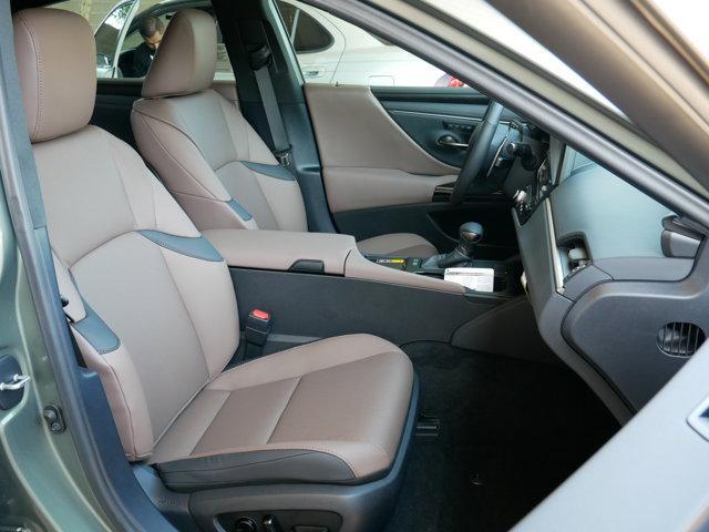 new 2025 Lexus ES 300h car, priced at $51,253