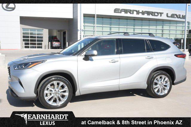 used 2022 Toyota Highlander Hybrid car, priced at $42,900