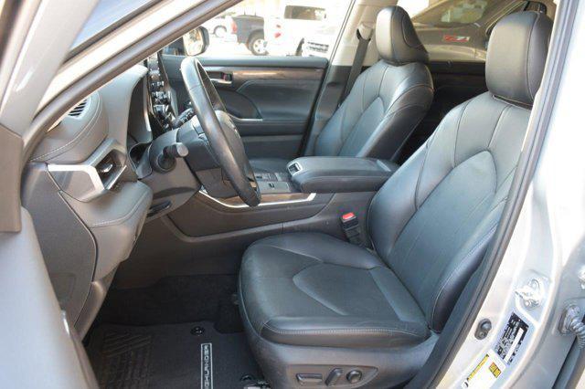 used 2022 Toyota Highlander Hybrid car