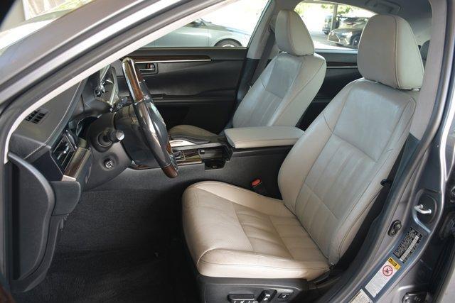 used 2016 Lexus ES 300h car, priced at $24,900