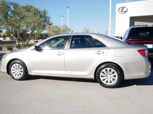 used 2014 Toyota Camry Hybrid car, priced at $14,900