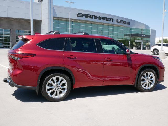 used 2021 Toyota Highlander car, priced at $37,500
