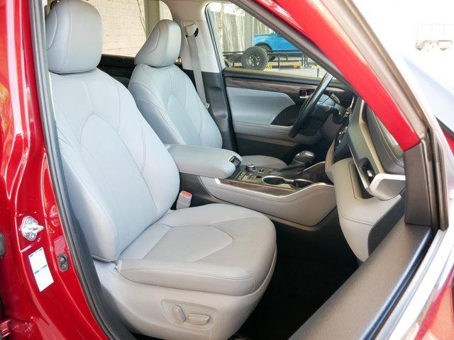 used 2021 Toyota Highlander car, priced at $37,500
