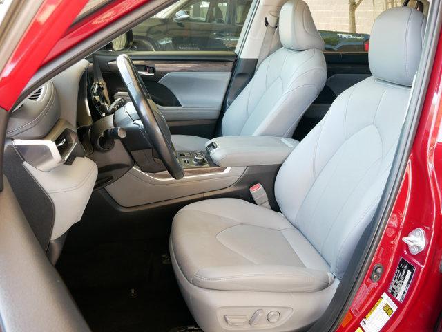 used 2021 Toyota Highlander car, priced at $37,500