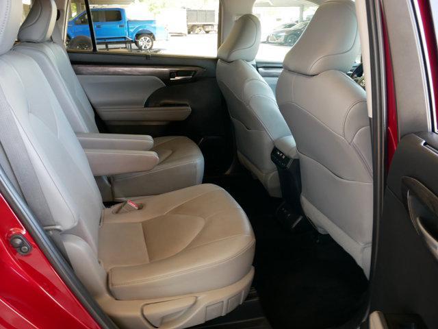 used 2021 Toyota Highlander car, priced at $37,500