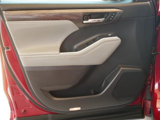 used 2021 Toyota Highlander car, priced at $37,500