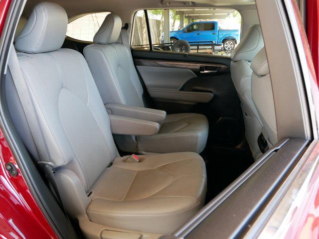 used 2021 Toyota Highlander car, priced at $37,500