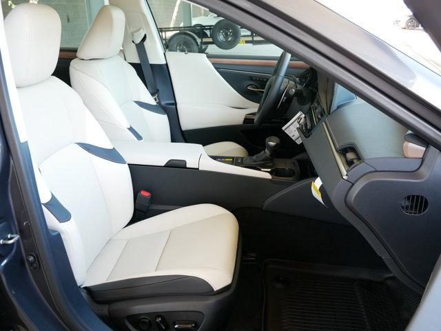 new 2025 Lexus ES 300h car, priced at $51,839