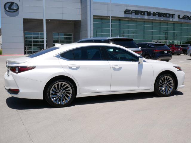 new 2025 Lexus ES 300h car, priced at $56,988