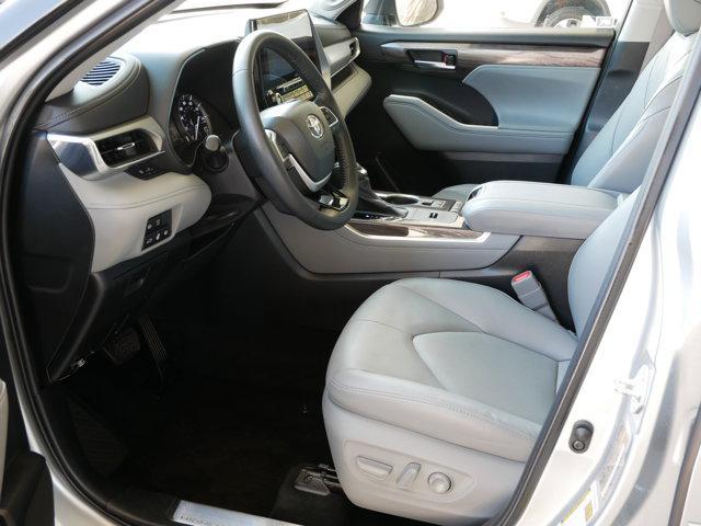 used 2022 Toyota Highlander car, priced at $43,900