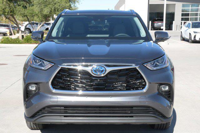 used 2024 Toyota Highlander Hybrid car, priced at $54,500