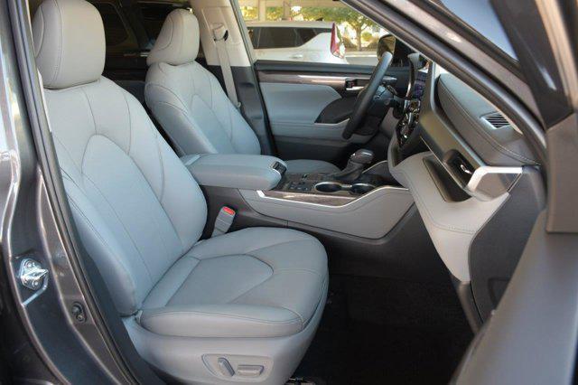 used 2024 Toyota Highlander Hybrid car, priced at $54,500