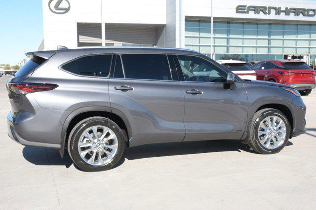 used 2024 Toyota Highlander Hybrid car, priced at $54,500