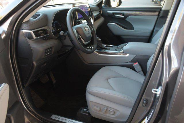 used 2024 Toyota Highlander Hybrid car, priced at $54,500