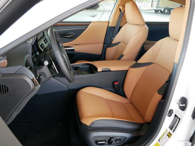 new 2025 Lexus ES 300h car, priced at $51,823
