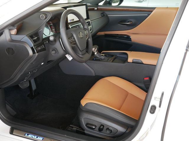 new 2025 Lexus ES 300h car, priced at $51,823