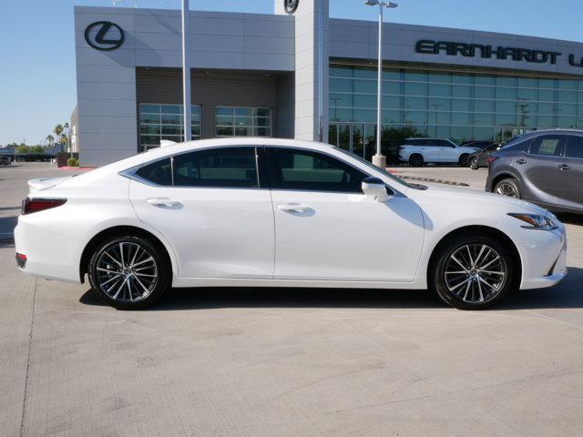 new 2025 Lexus ES 300h car, priced at $51,823