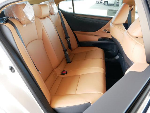 new 2025 Lexus ES 300h car, priced at $51,823
