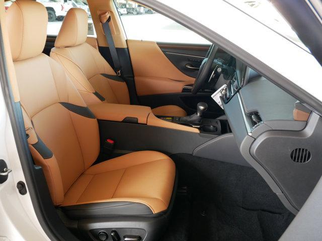 new 2025 Lexus ES 300h car, priced at $51,823