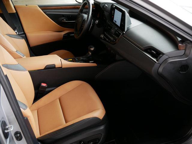 used 2025 Lexus ES 300h car, priced at $43,900