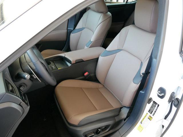 new 2025 Lexus ES 300h car, priced at $51,193