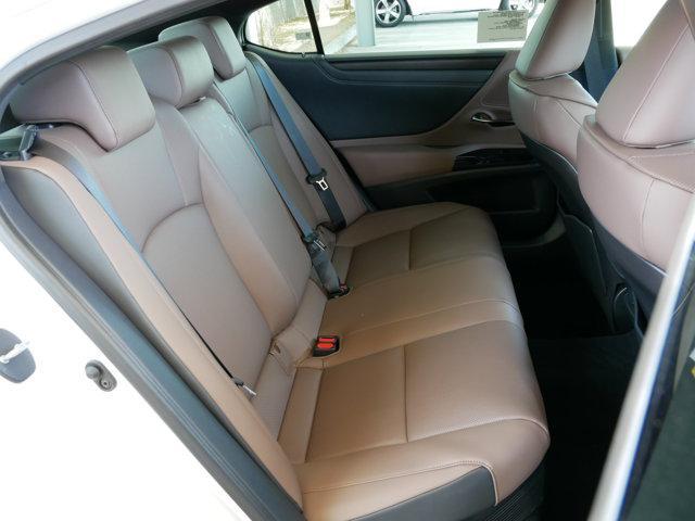 new 2025 Lexus ES 300h car, priced at $51,193