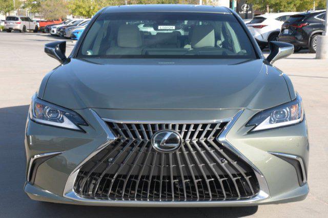 new 2025 Lexus ES 300h car, priced at $51,108