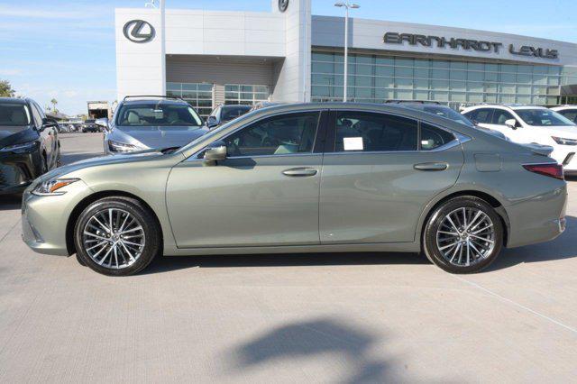 new 2025 Lexus ES 300h car, priced at $51,108