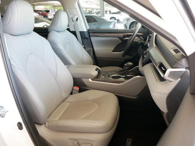 used 2021 Toyota Highlander Hybrid car, priced at $43,900